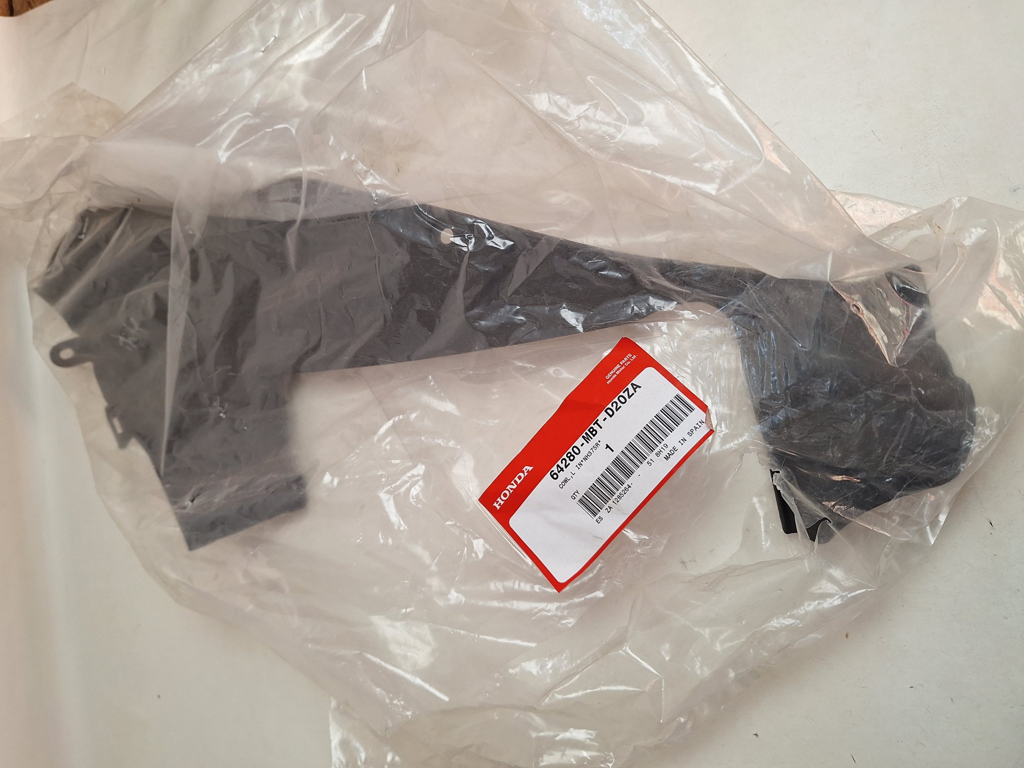 Picture of COWL,L IN*NH375R*  64280-MBT-D20ZA